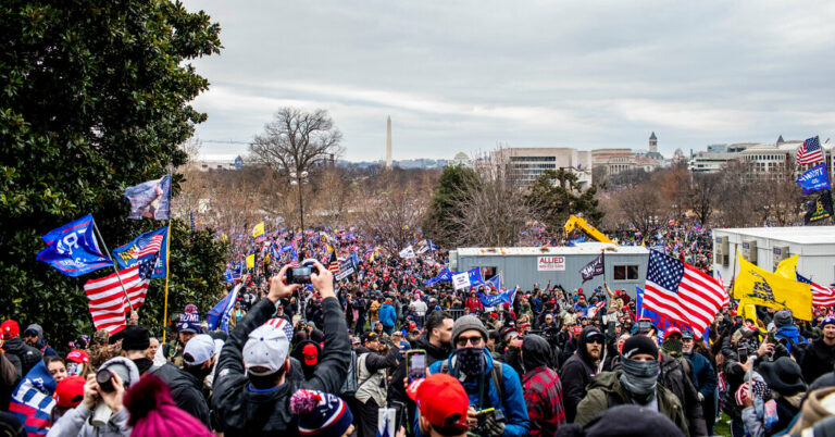 Man Charged With Spraying Police With Insecticide on Jan. 6