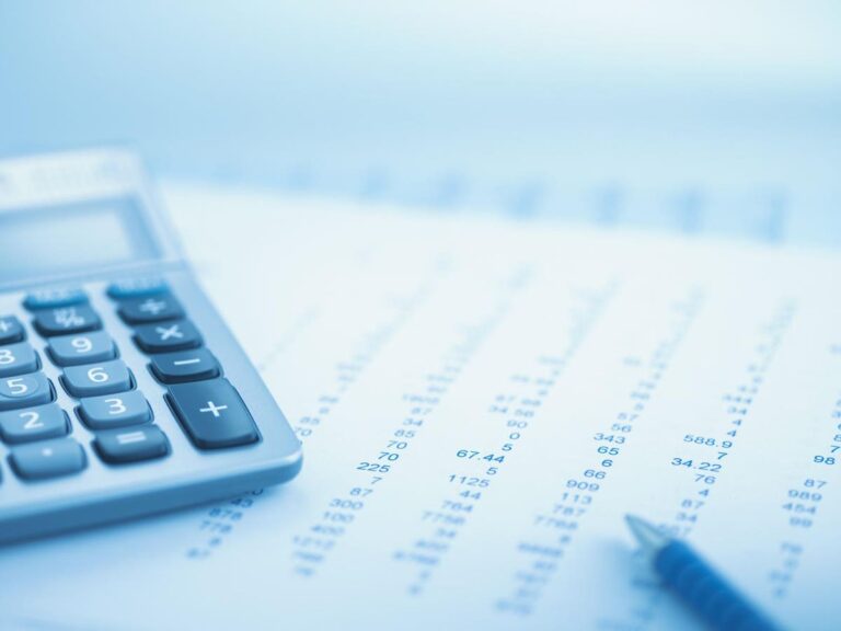 19 Financial Experts Discuss Effective Resource Management Practices