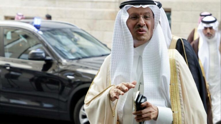 Opec+: Russian output leaves hawkish Saudis isolated