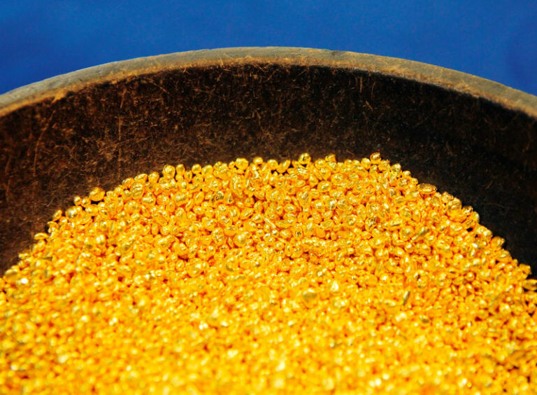 Gold prices hover above $2,150 ahead of Fed meeting; copper edges lower By Investing.com