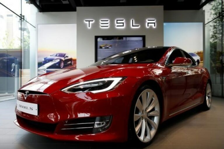 White House says Tesla chargers available for federal dollars as long as they include CCS By Reuters