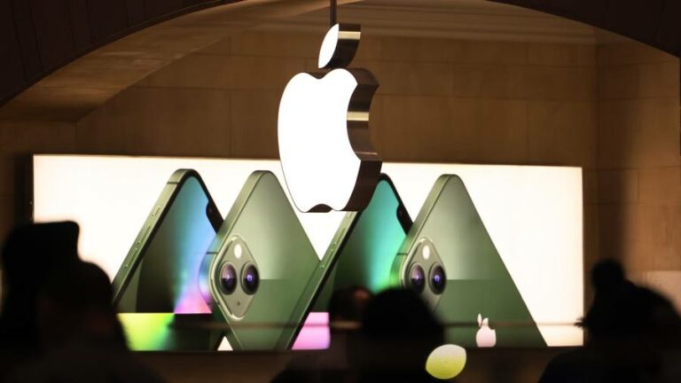 Virtual reality start-ups pin hopes on Apple to lure back funding