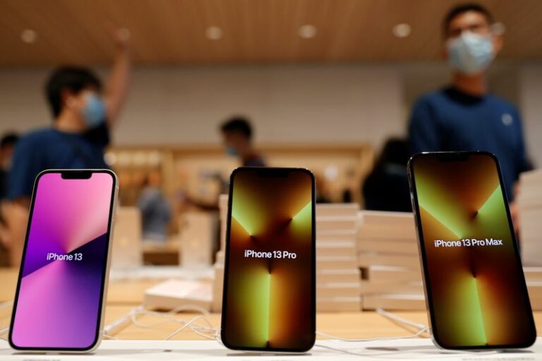 KeyBanc survey data indicates weaker Apple iPhone sales in May By Investing.com