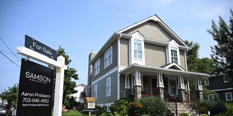 Mortgage rates at 23-year high, but home buyers are adjusting