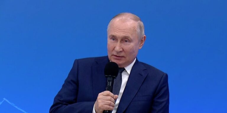 Putin Teaches Russian Kids New Curriculum, Which Includes Gun Training