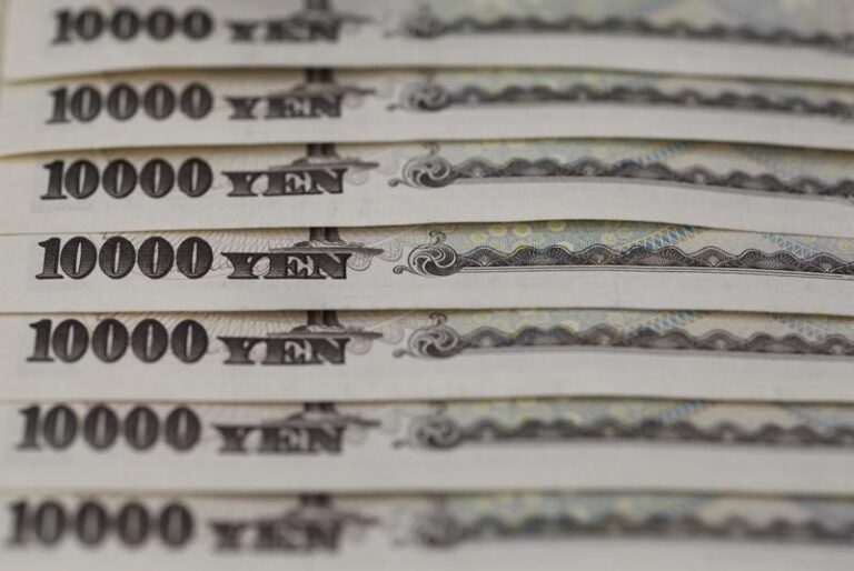 Asia FX rises as dollar pulls back ahead of CPI report; yen fragile By Investing.com