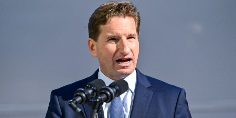 A South Carolina Dem Leader Slams Dean Phillips WH Bid: ‘Not Serious’