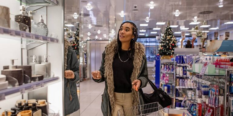 5 ways to dodge extra debt during the holidays