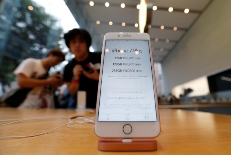 Apple reaches $490 million settlement over CEO Cook’s China sales comments By Reuters
