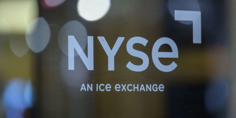 Dow surges 520 points to post highest close in nearly 2 years, stocks log best month in more than a year