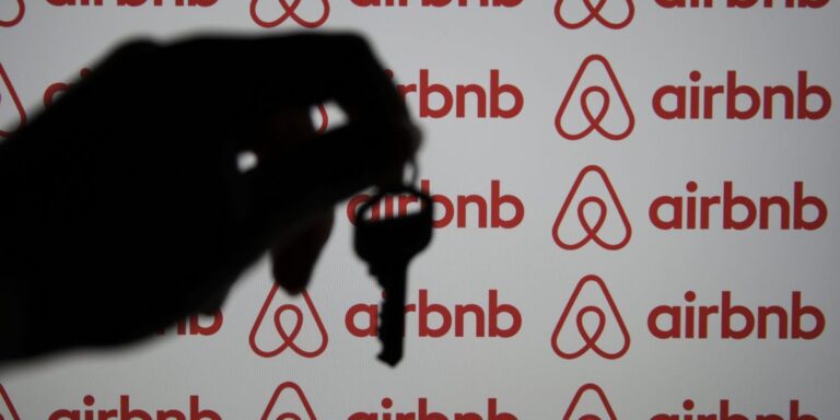 Airbnb Host’s Son Secretly Filmed Guest in Shower, Tried to Blackmail Her: Prosecutors