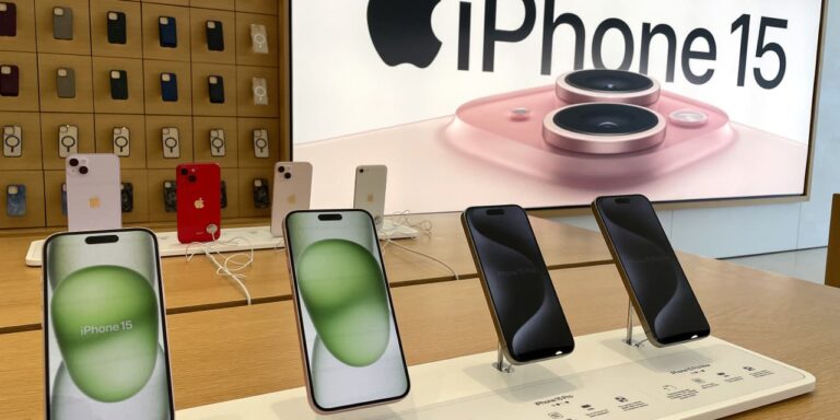 Apple’s stock suffers biggest drop in 4 months after ‘sell’ call from Barclays