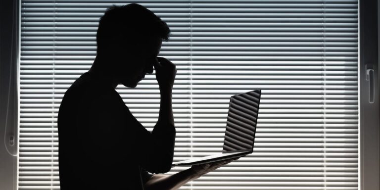 Man Sues 27 Women Over Negative Dating Posts on Facebook Group