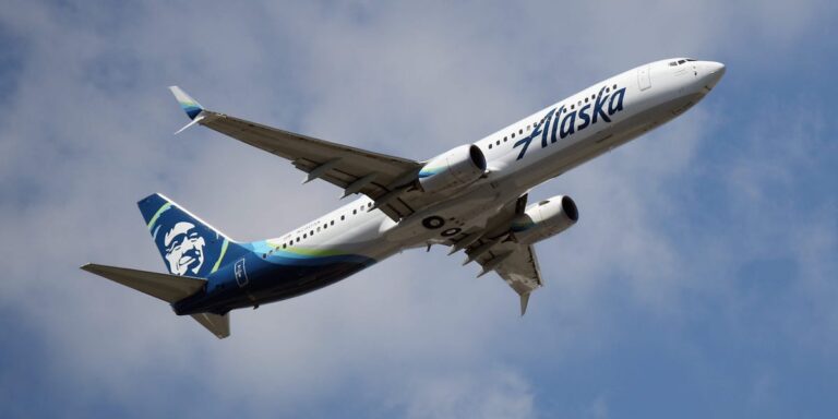 Man Was Asleep When He Lost iPhone on Alaska Airlines Flight