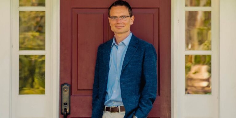 Stanford Economist Says Workers Should Be in the Office 3 Days a Week