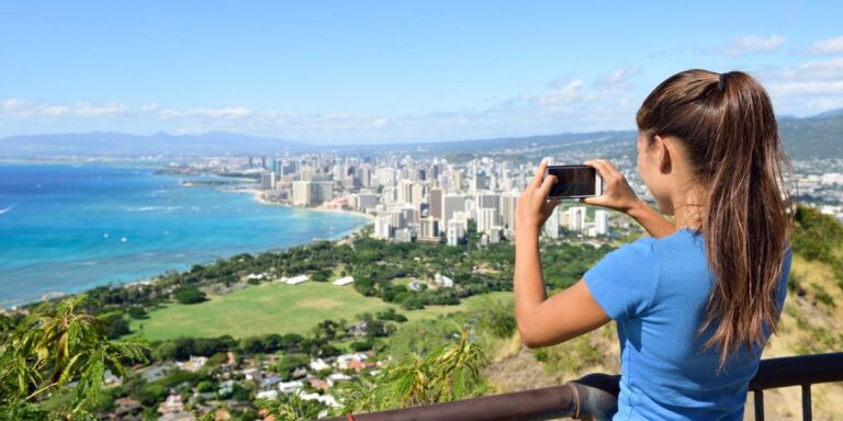 Moved to Hawaii to Live in Co-Living Space With 19 Strangers, Worth It