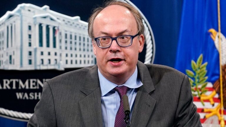 Trump lawyers argue executive privilege