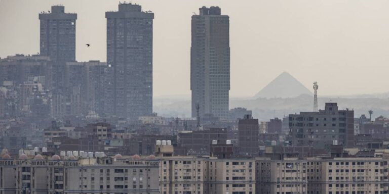 Egypt’s pound plunges after currency float, interest rate rise