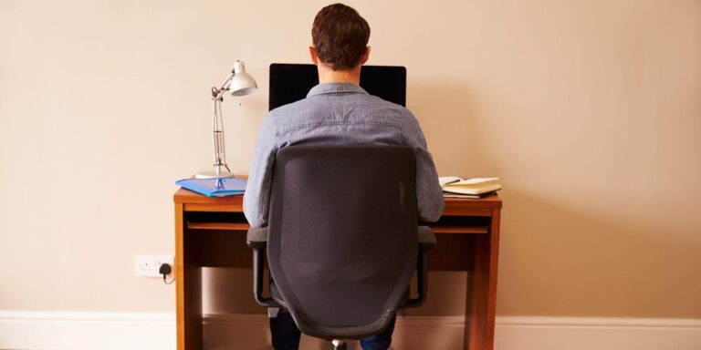 Task Associates, Paralegals Have Loneliest Jobs