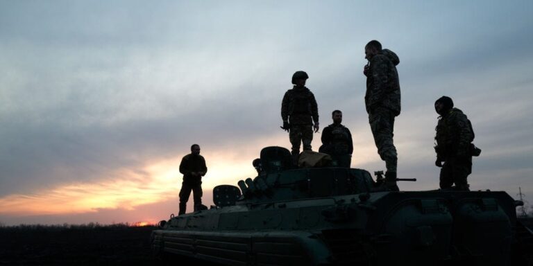 Russia Amassing 100K Troops for Possible Summer Offensive: Ukraine General