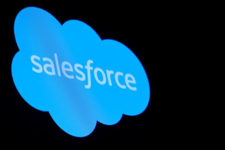 Salesforce exec Srinivas Tallapragada sells $893k in stock By Investing.com