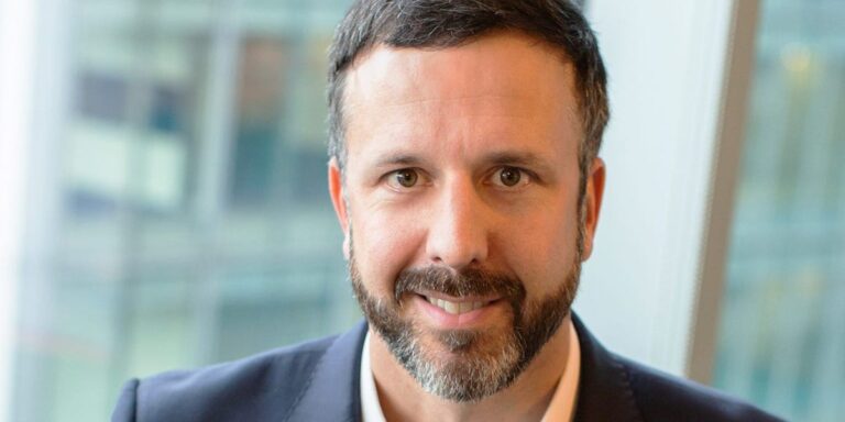 Pitch Decks 24 Advertising Startups Used to Raise Millions: Examples